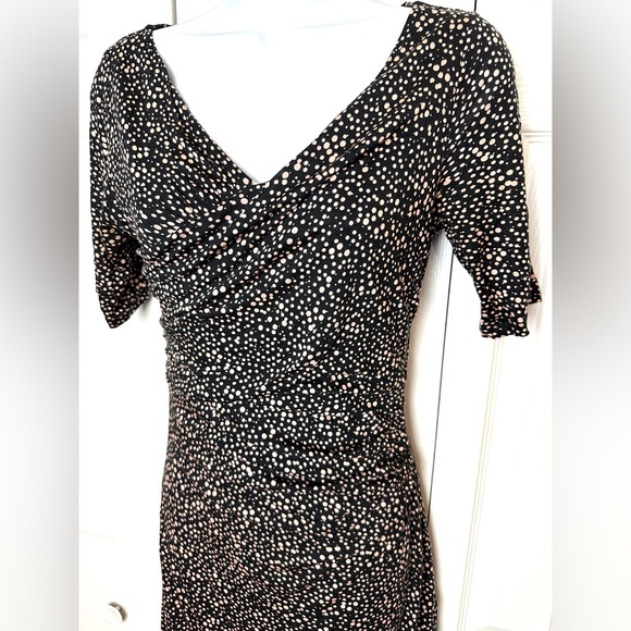 BODEN Rita Ruched Dress Polka Dot Speckled Jersey Knit Black Pink WH985 VNeck - Picture 3 of 11